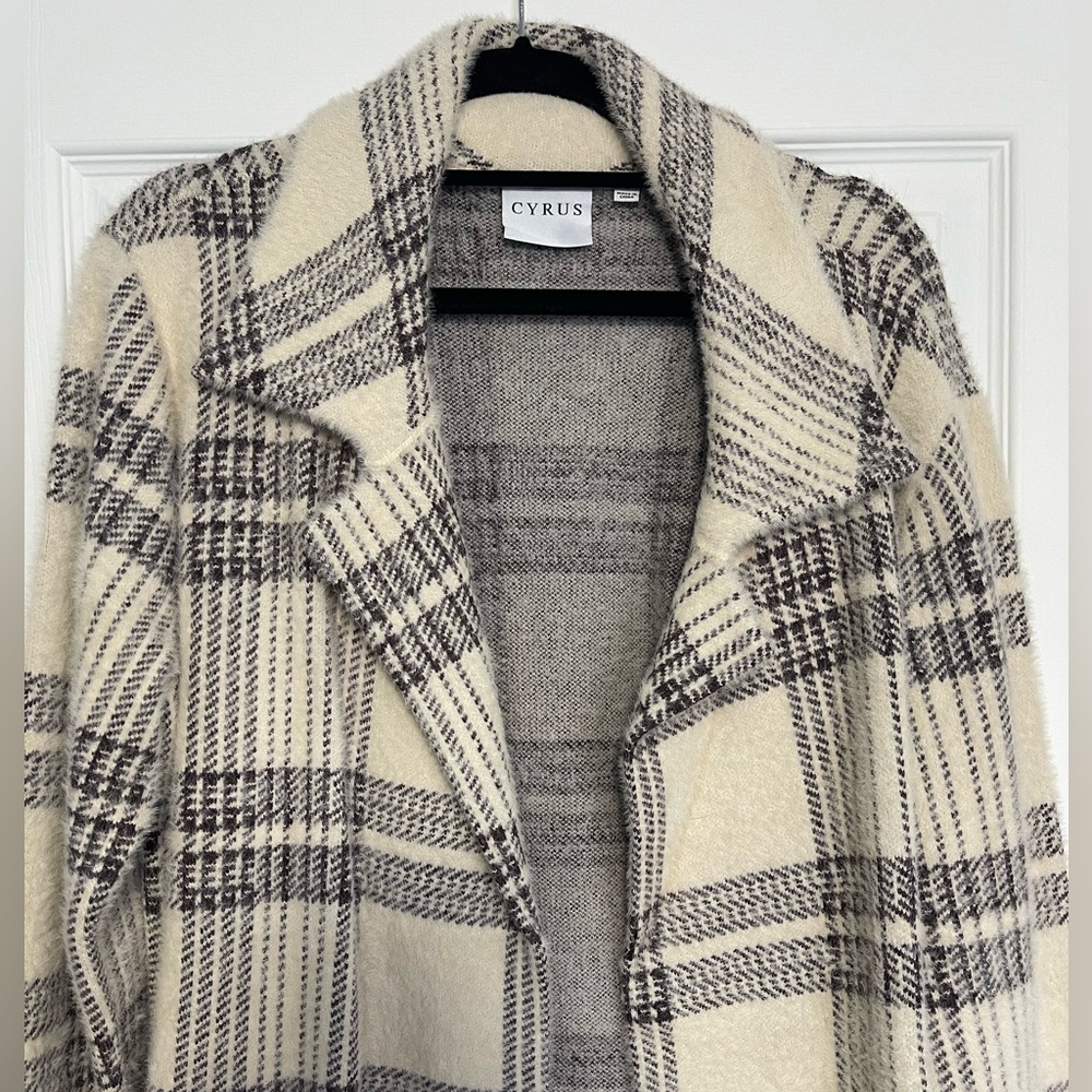 Cute Cyrus statement jacket - Picture 3 of 10